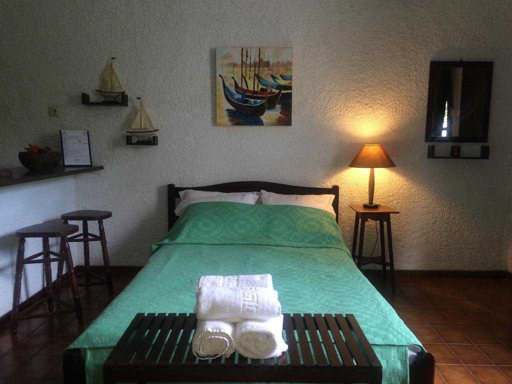Estudio con vistas al jardín (2 adutos)