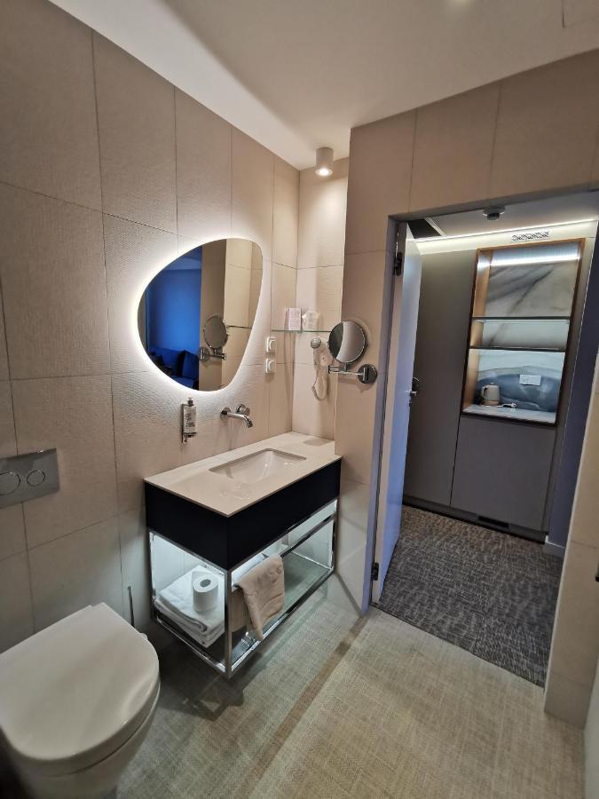 Habitación Doble Deluxe con balcón y vistas al mar