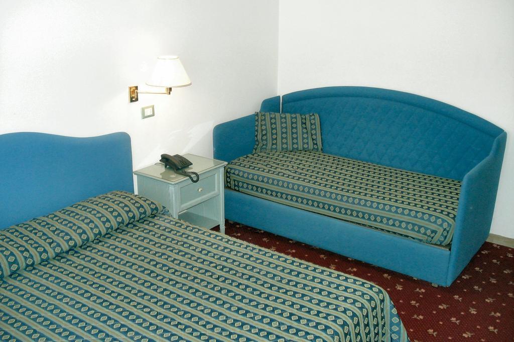 Triple Room with Sea View