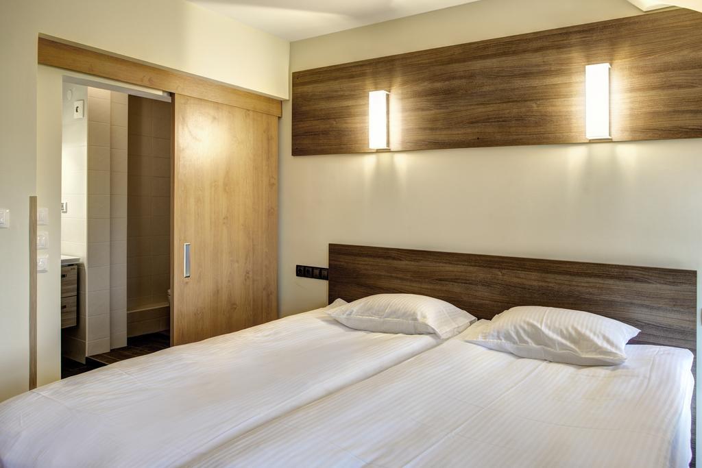 Standaard Tweepersoonskamer met 1 of 2 Bedden en Uitzicht op Zee