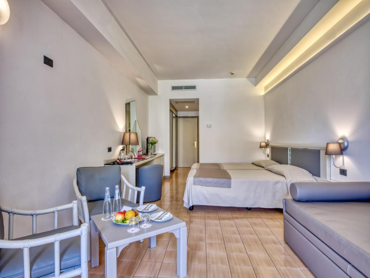 Standard Double or Twin Room Balcony