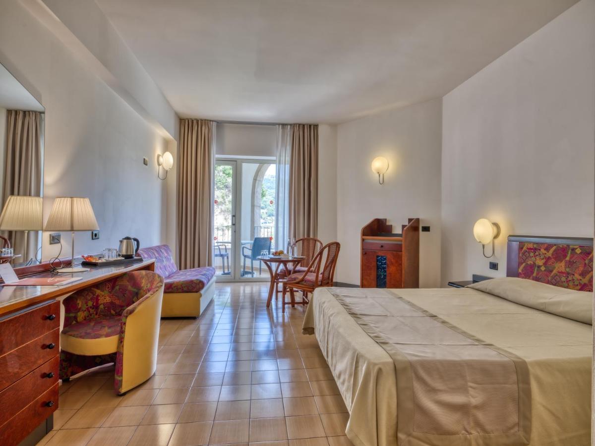 Standard Double or Twin Room Balcony