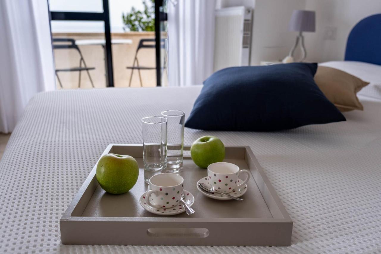 Doppelzimmer mit Balkon und Meerblick