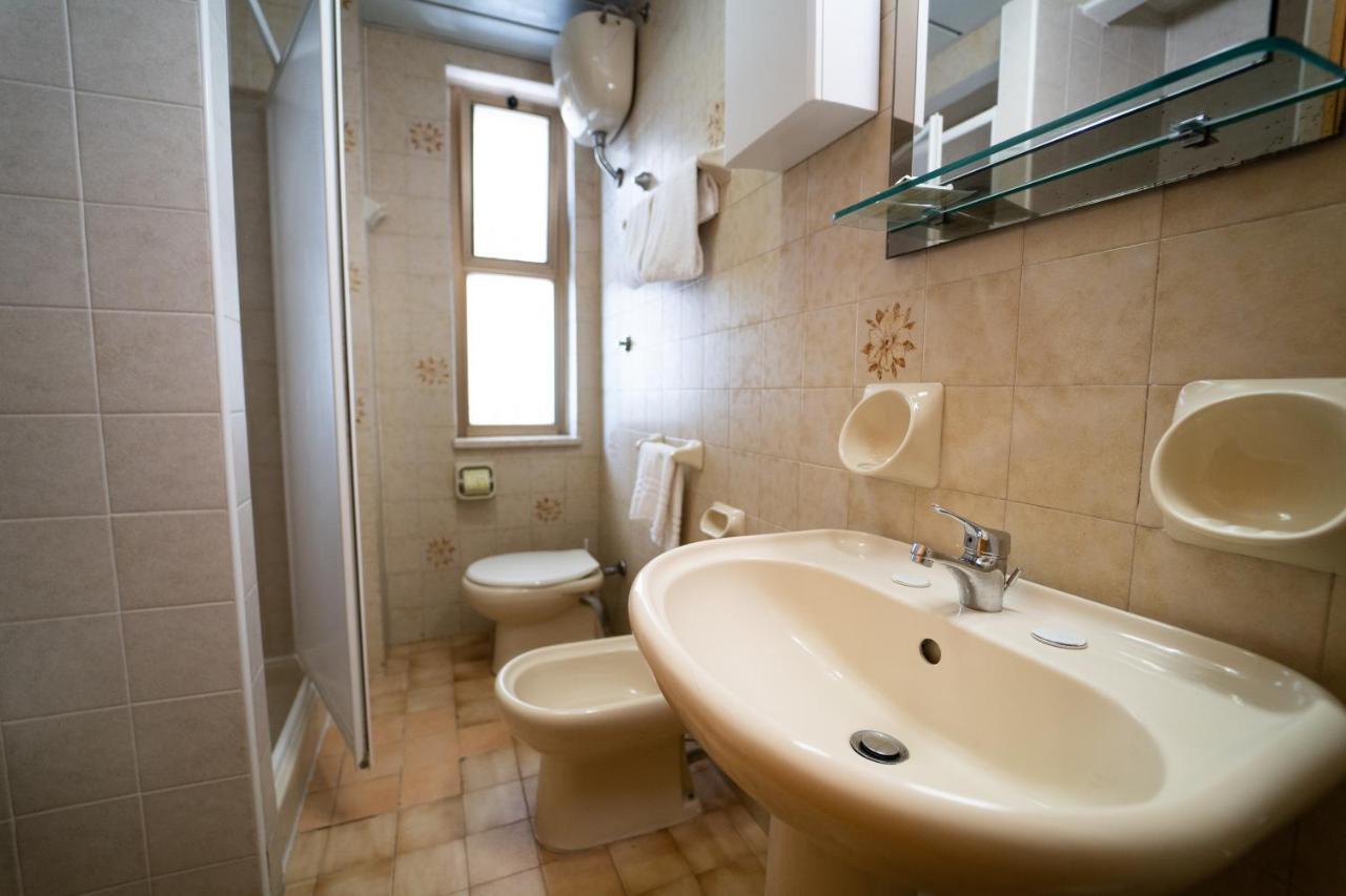 Triple Room,1253367550:JPEG