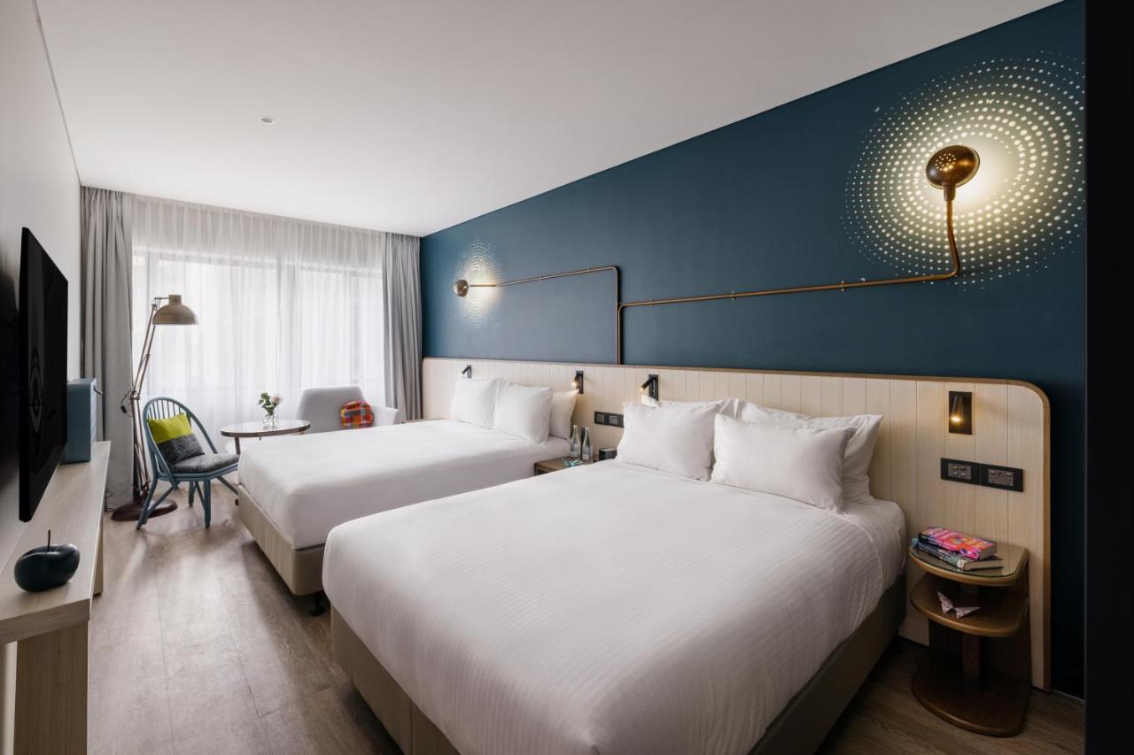 Habitación Estándar con 2 camas grandes y vistas a la ciudad, planta alta