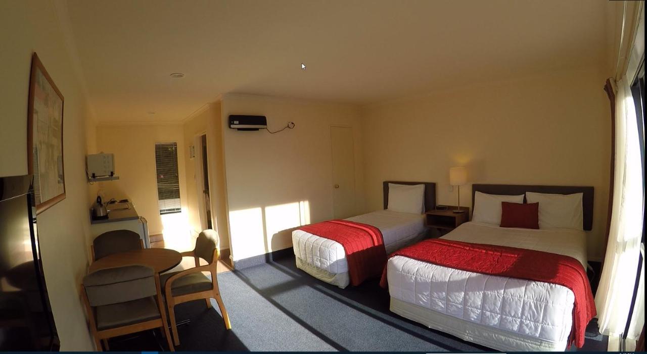 Double or Twin Room Bathroom