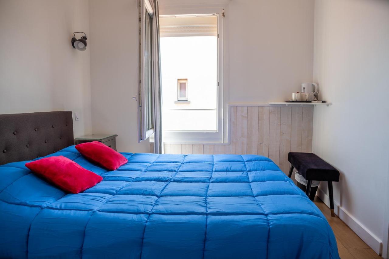 Standard Queen Room - Lateral Sea View