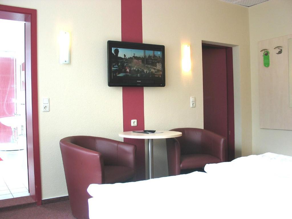 Standard Double Room,79714890:JPEG