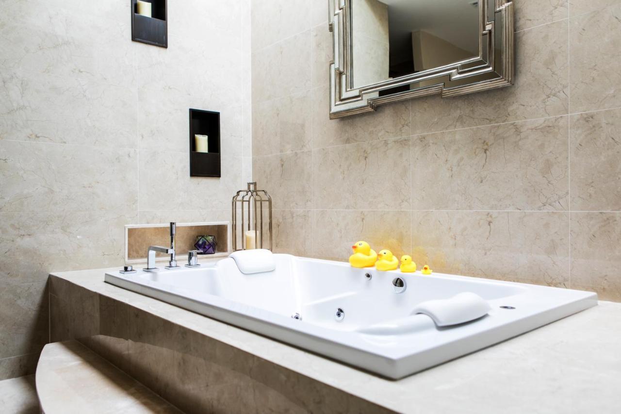 Three-Bedroom Presidential Beachfront Villa 24-hour butler service,1274224744:JPEG