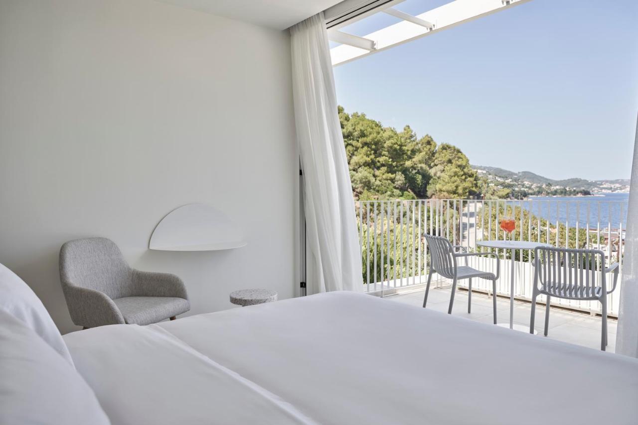 Hochzeitssuite mit Meerblick und Whirlpool