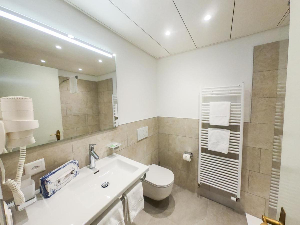 Superior Panorama Double Room with Balcony Lake view