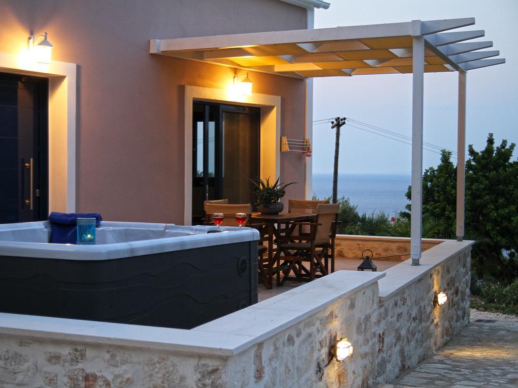 Deluxe Apartments with Sea view & Private Outdoor Hot Tub