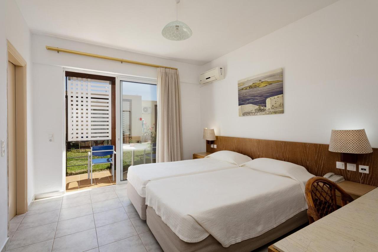 Chambre Double ou Lits Jumeaux (2 Adultes + 1 Enfant)