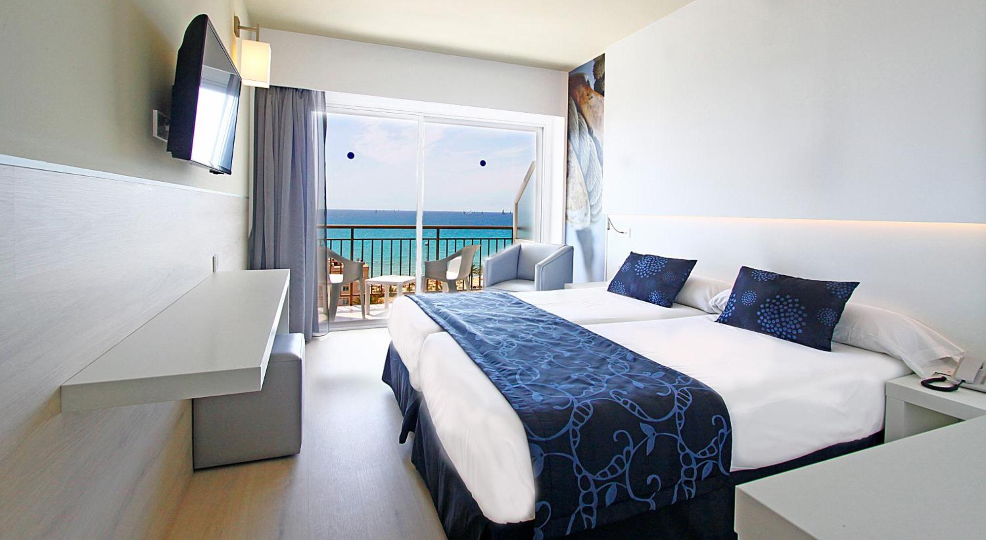 Double or Twin Room Sea View