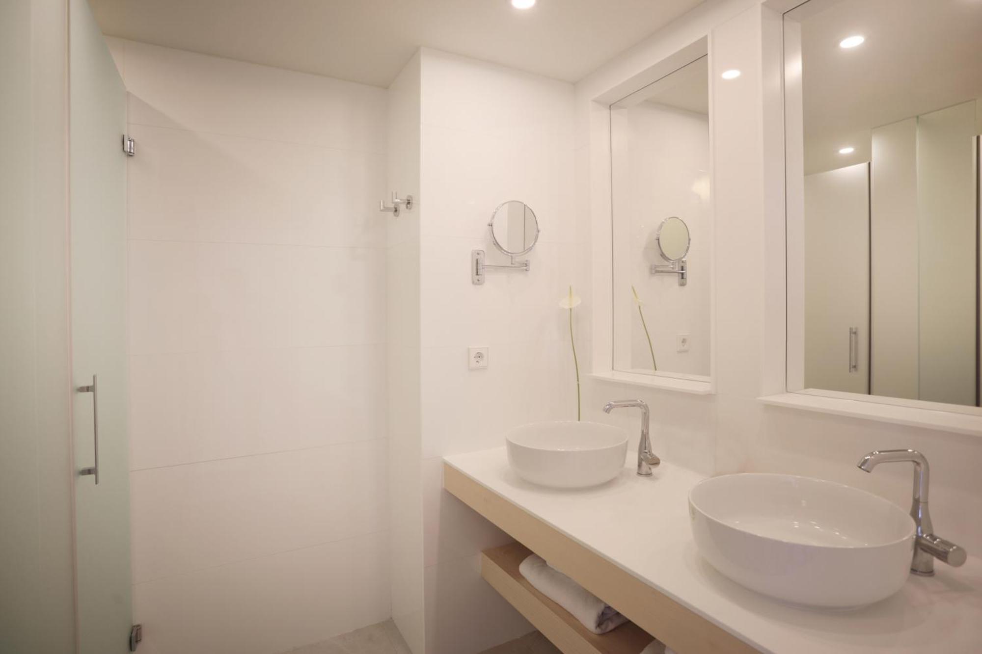 Star Prestige Double Room Side Sea View Executive Lounge Access