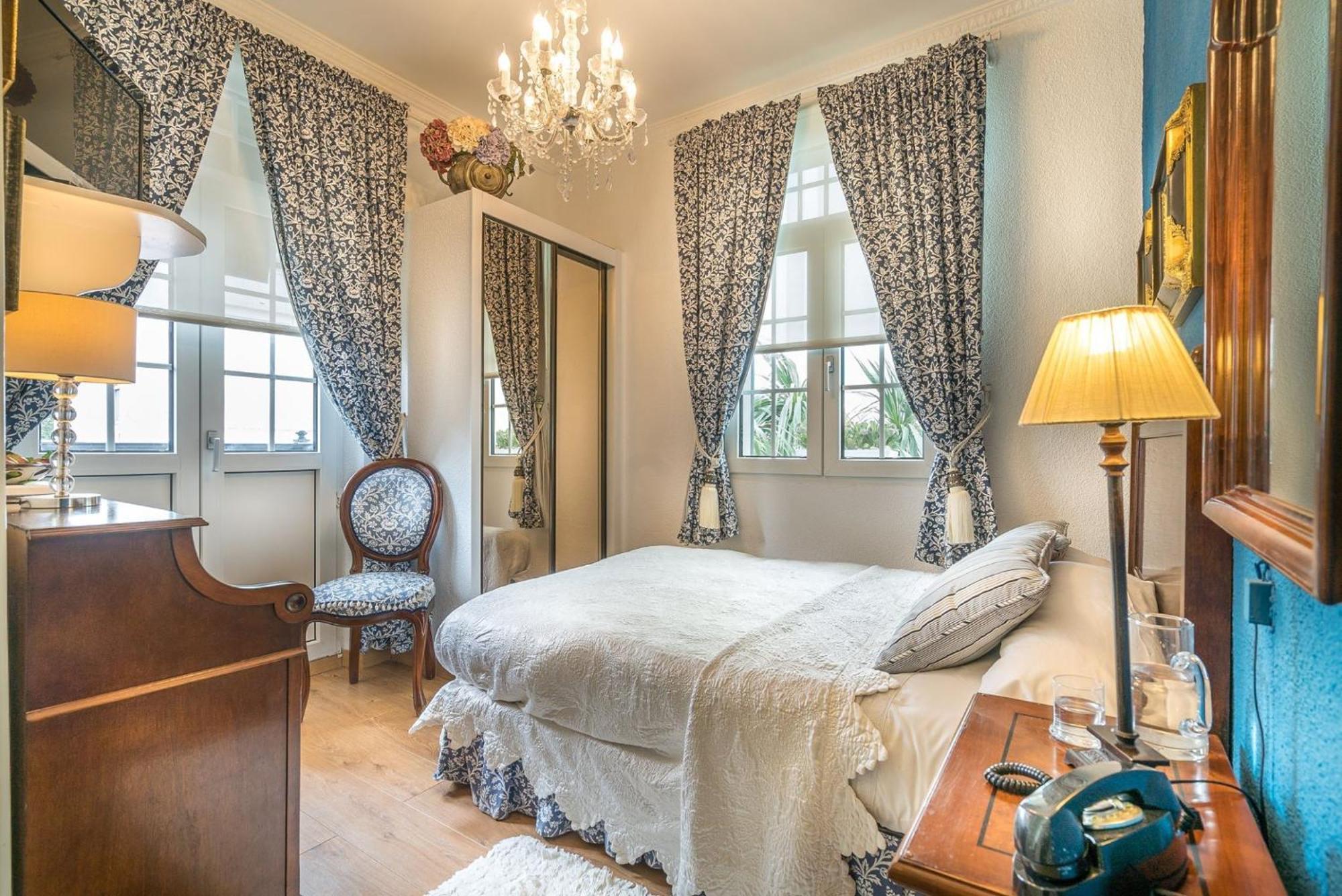 Single Room Balcony