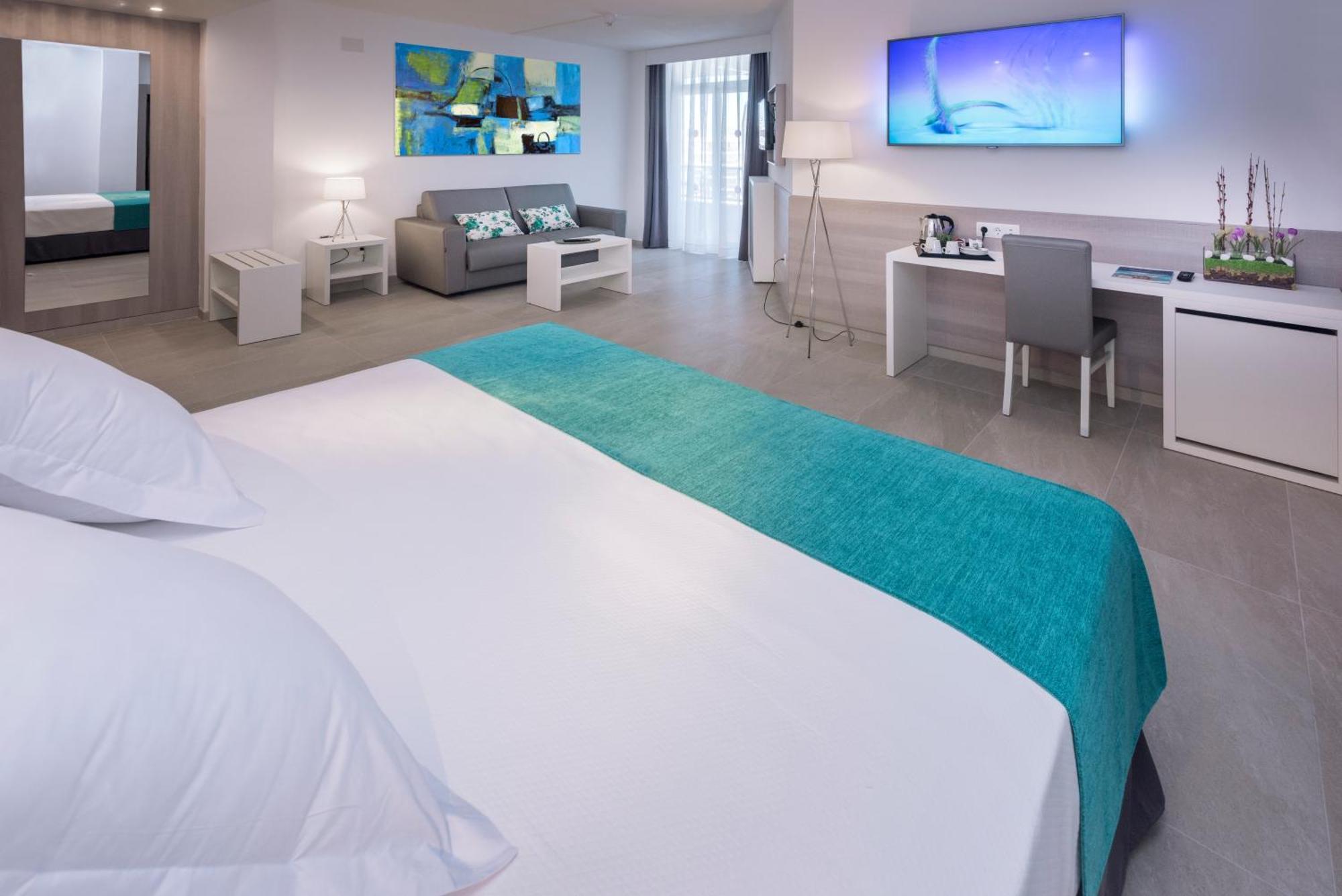 Junior Suite Pool View