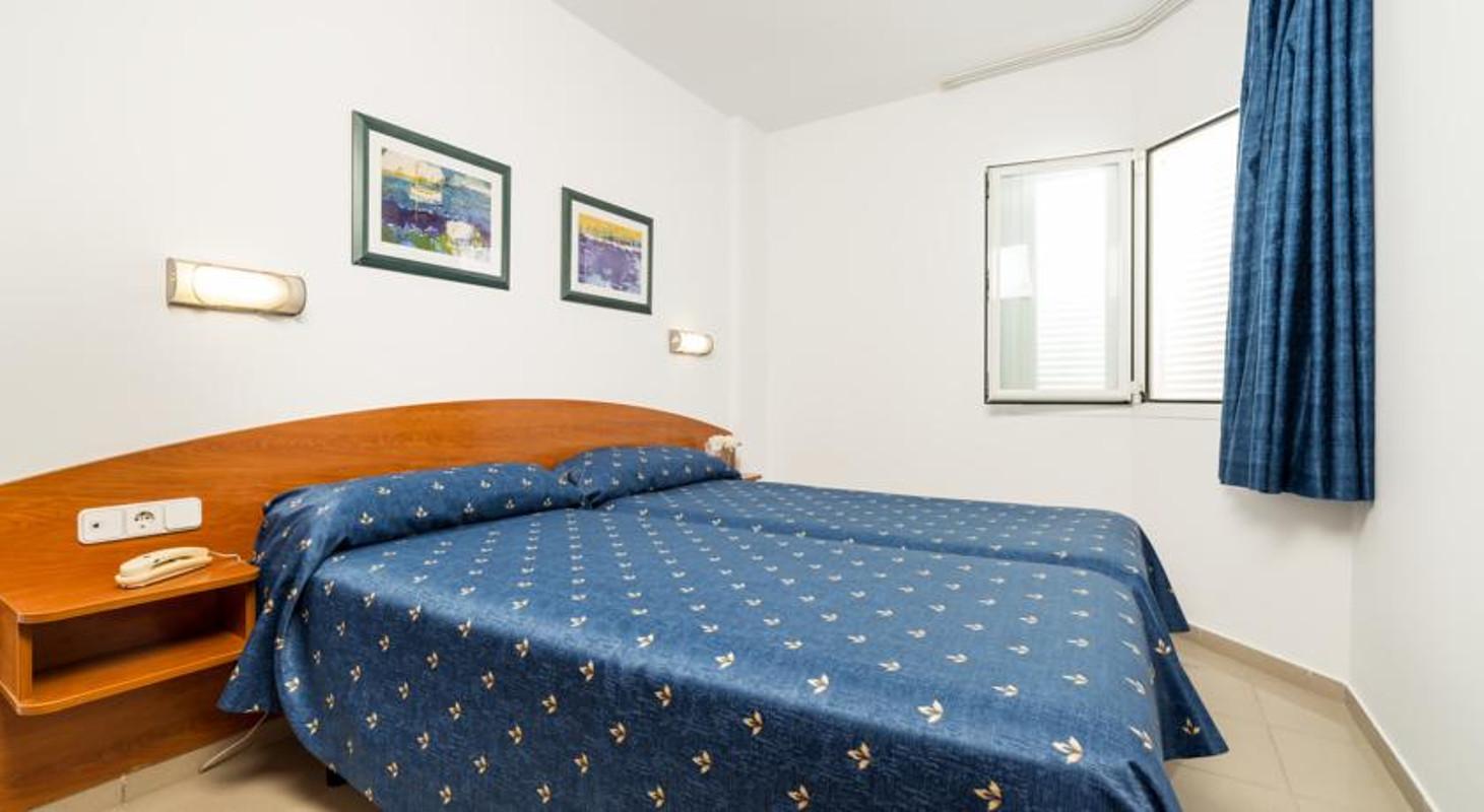 Apartment 1 Bedroom Plus pool view