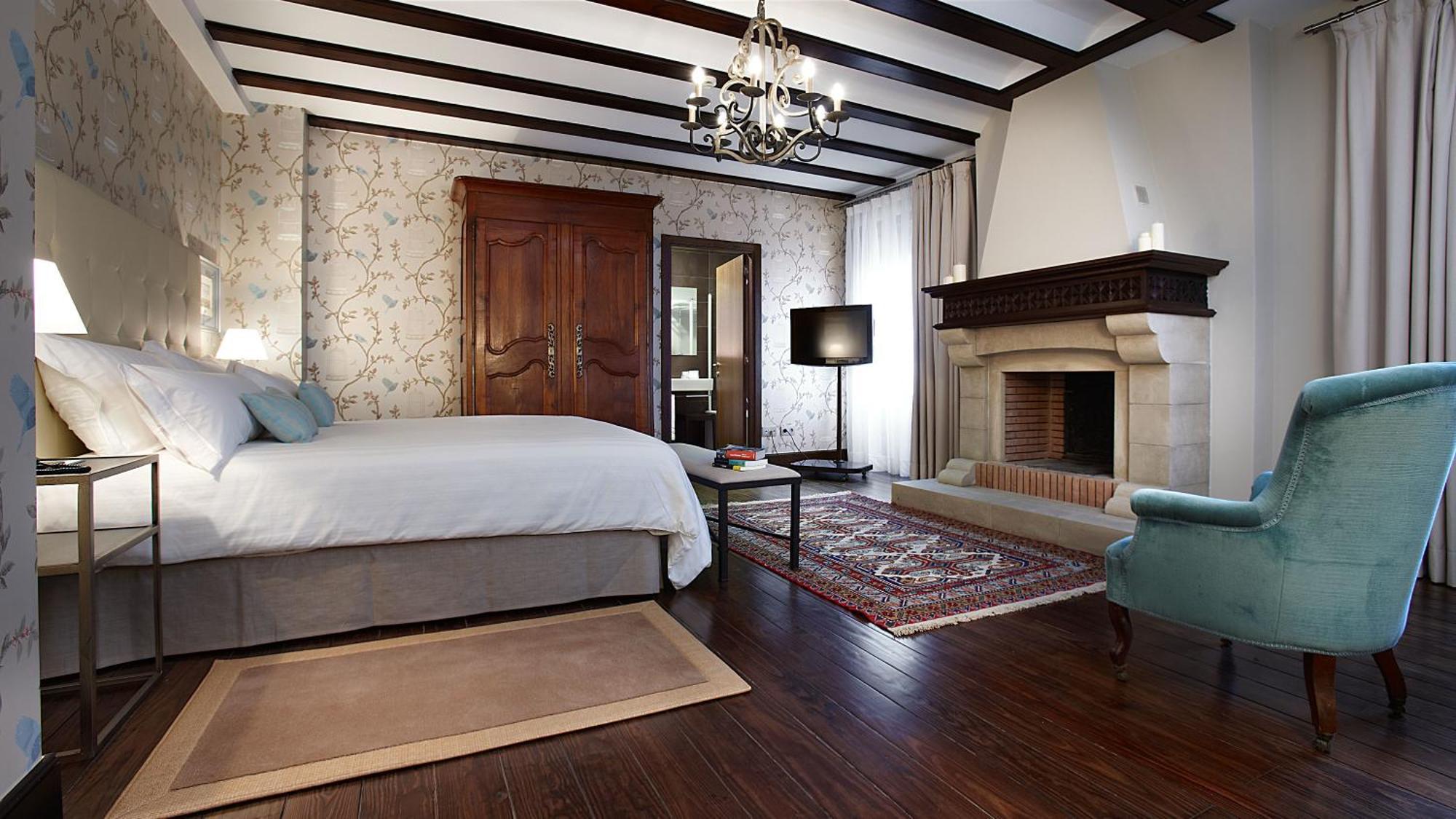 Superior Triple Room (2 Adults + 1 Child)