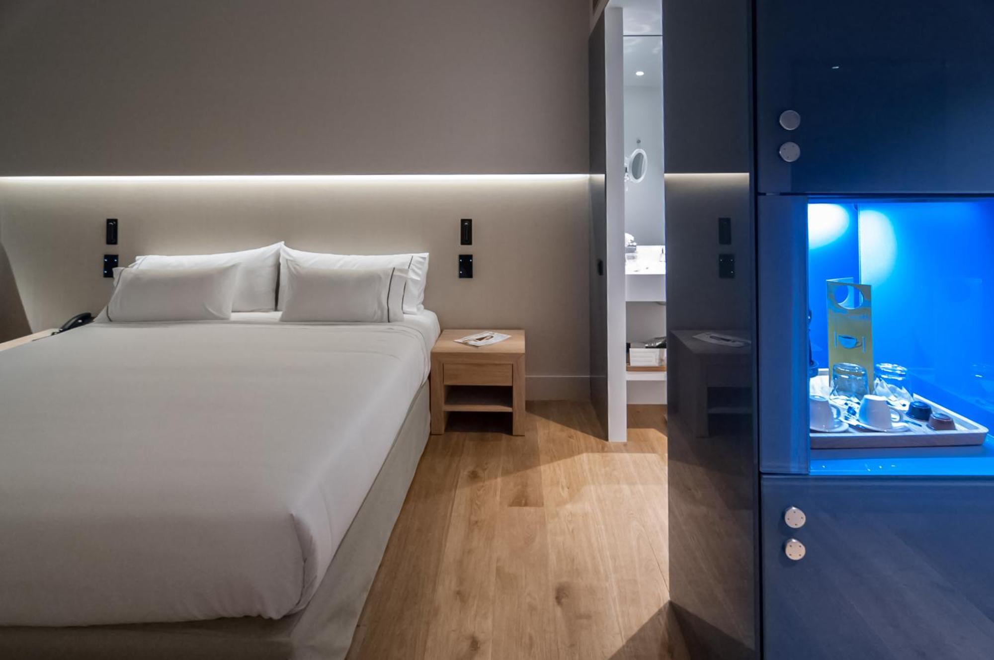 Single Room,447837525:JPEG