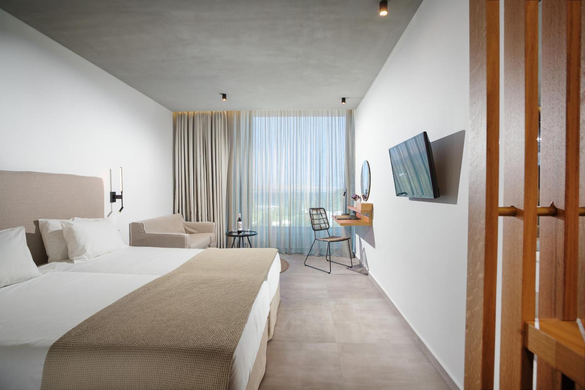 Triple Room,450987762:JPEG