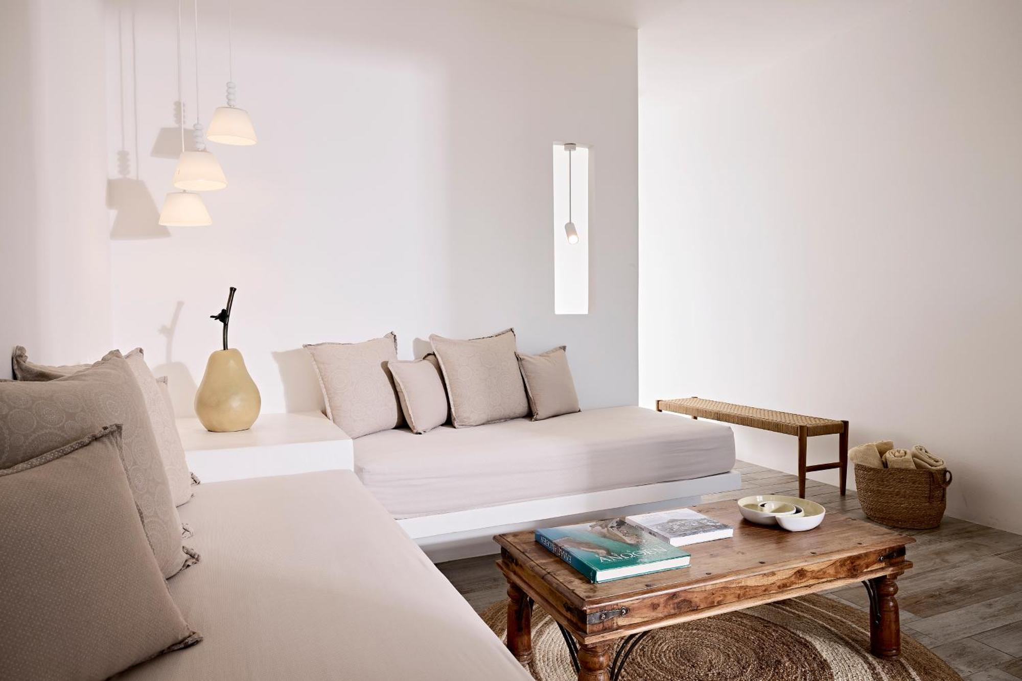 Deluxe Suite with Side Sea & Mountain View