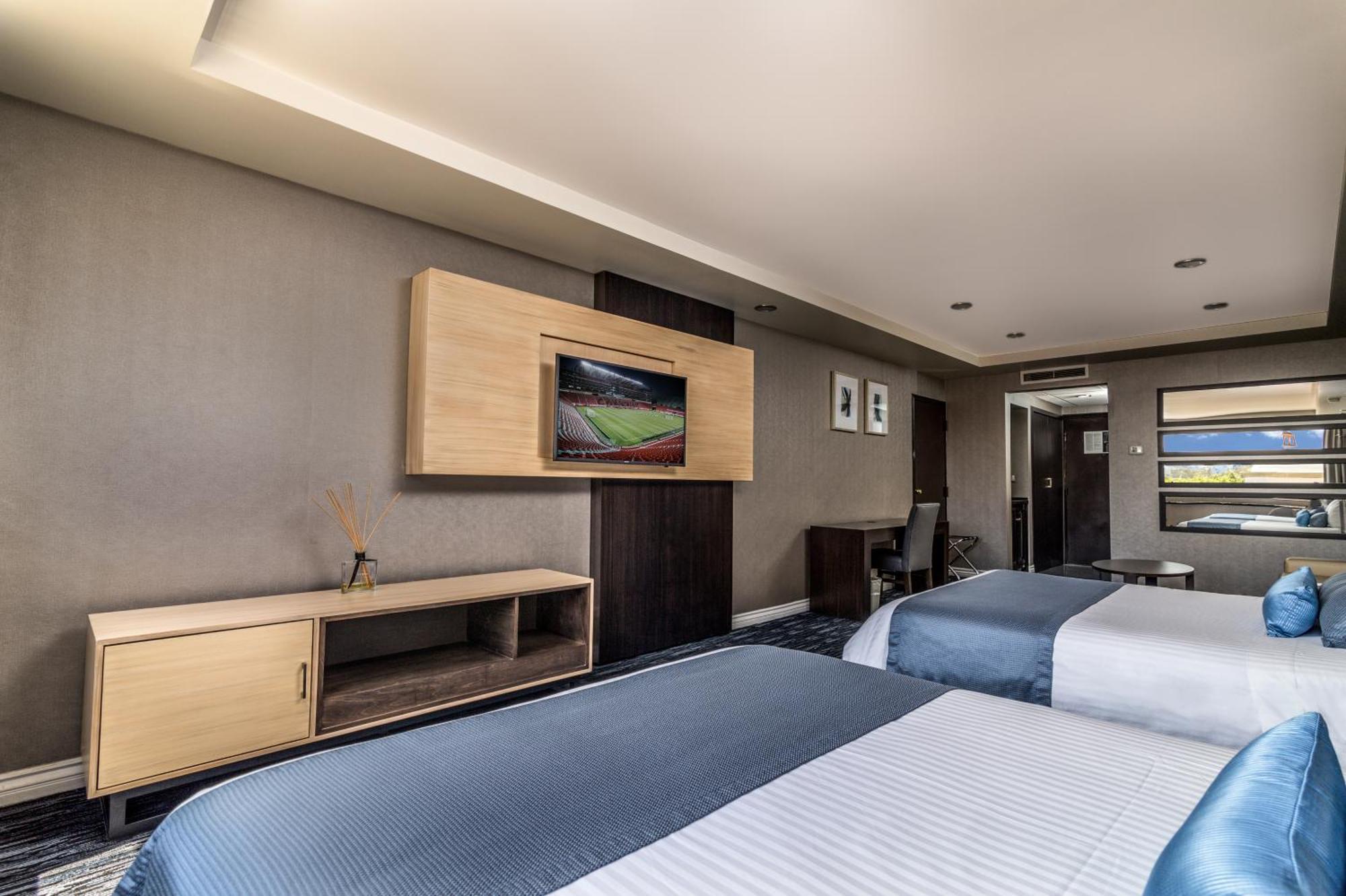 Queen Suite Two Queen Beds