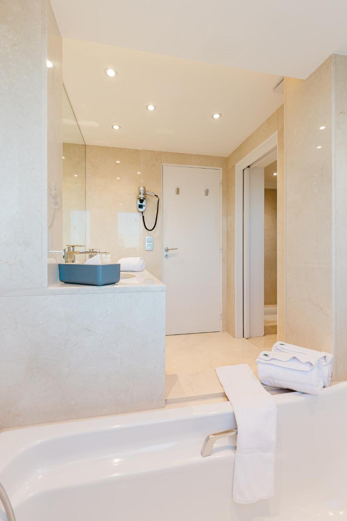 Suite with Sea View