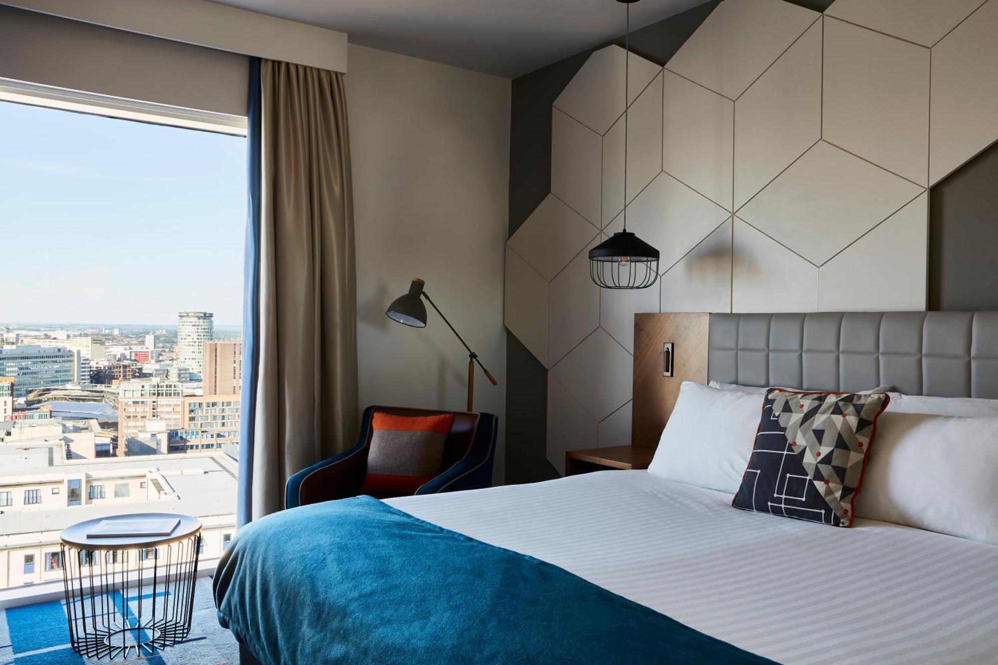 Standard King or Twin Room