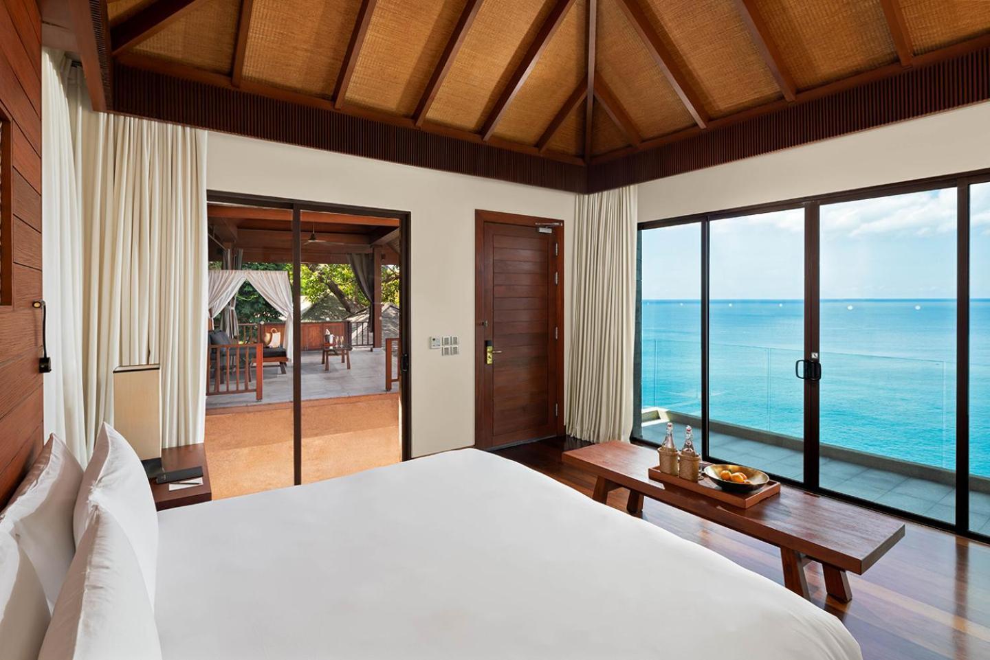 Cliff Villa met Zwembad