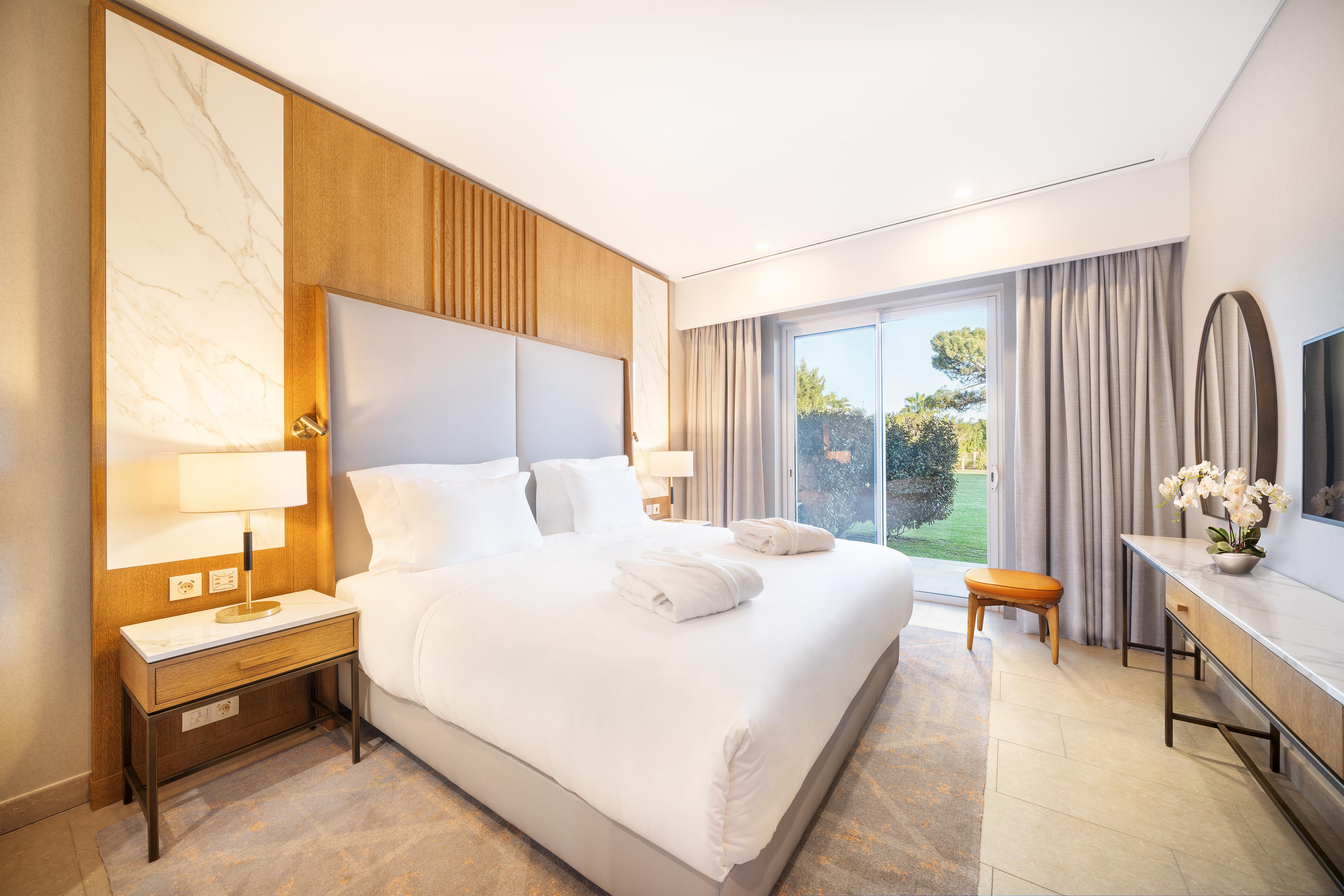 Accessible One Bedroom Sunset Suite