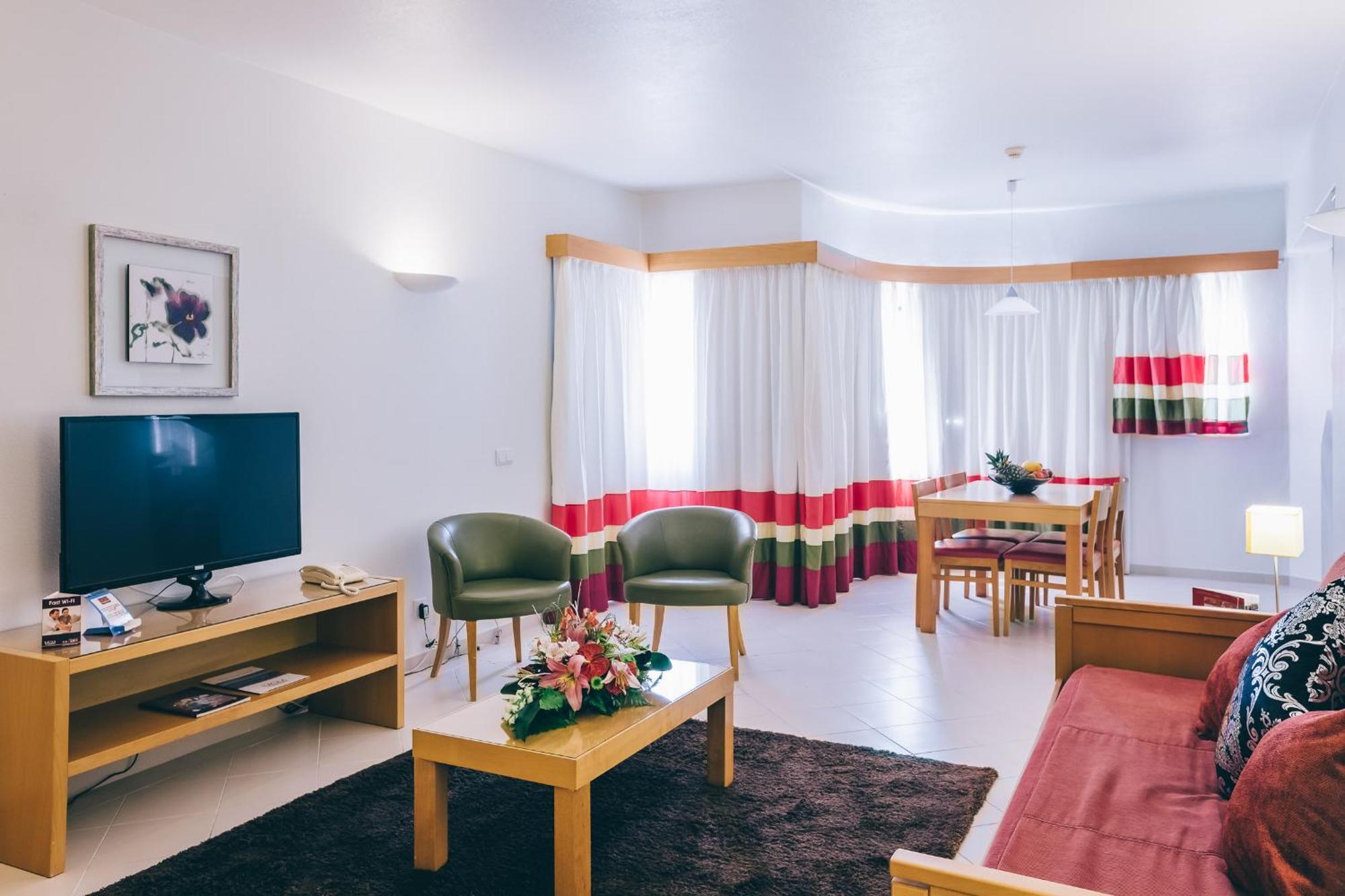 1-Bedroom Club