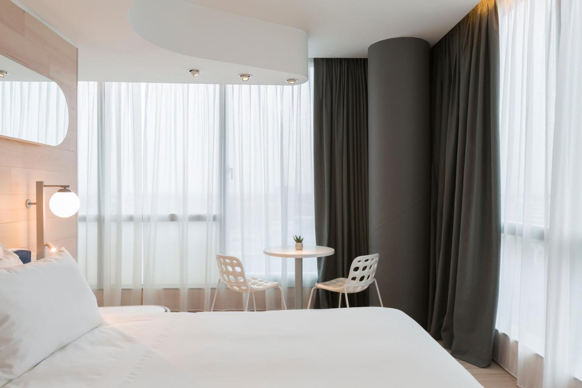 Chambre Lit King-Size d'Angle Premium - Vue sur Ville