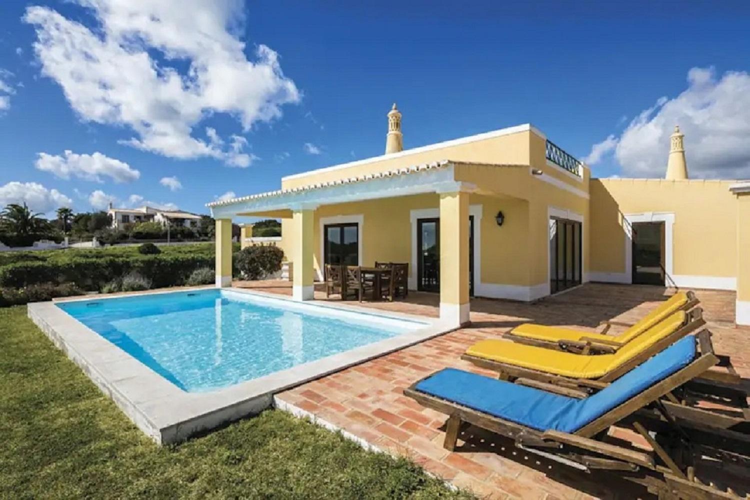 Four-Bedroom Villa Private Pool Sea View