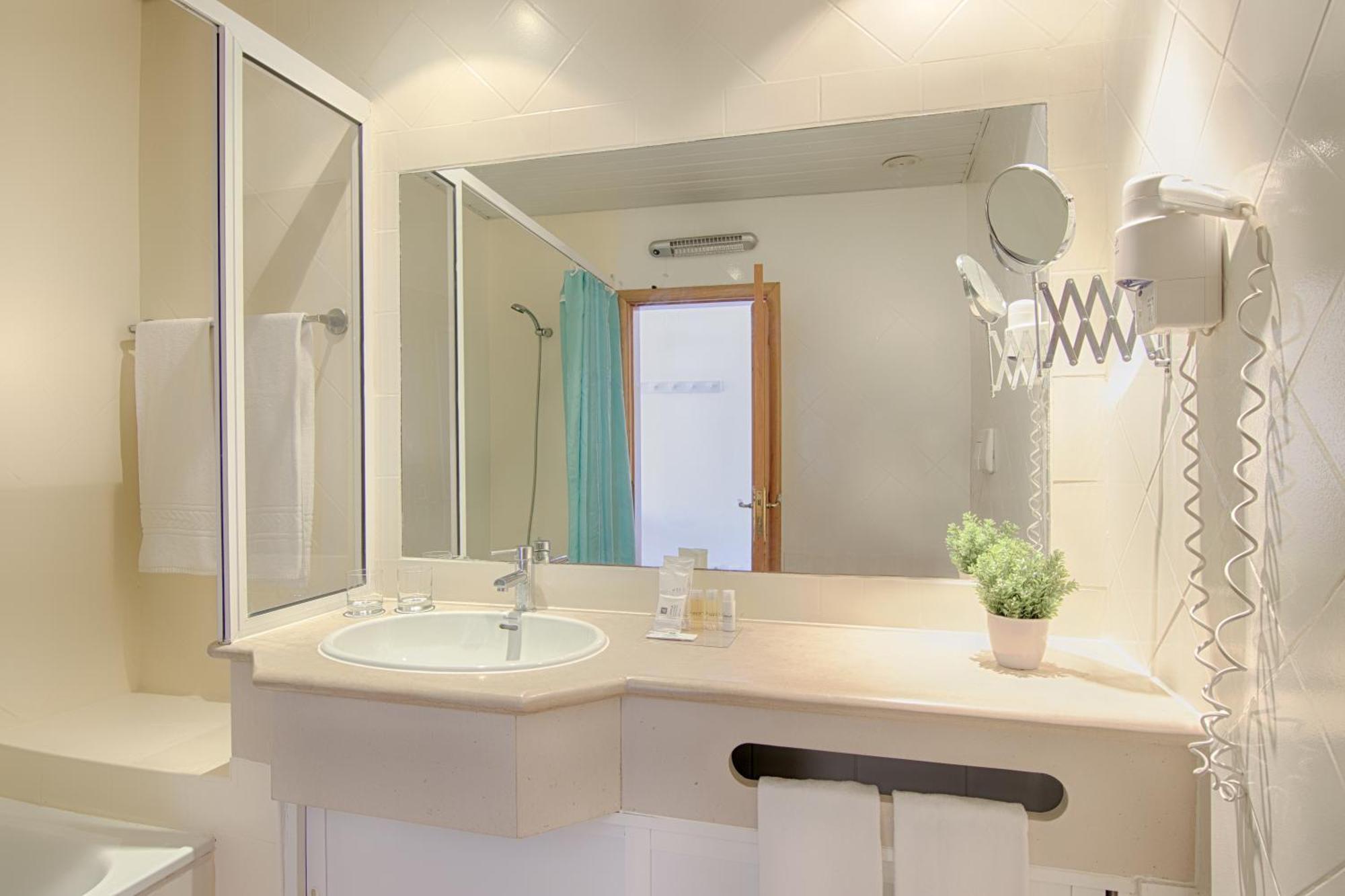 Apartamento con vistas a la piscina