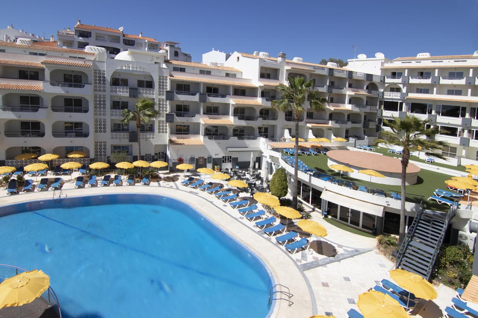 One-Bedroom Apartment Pool View