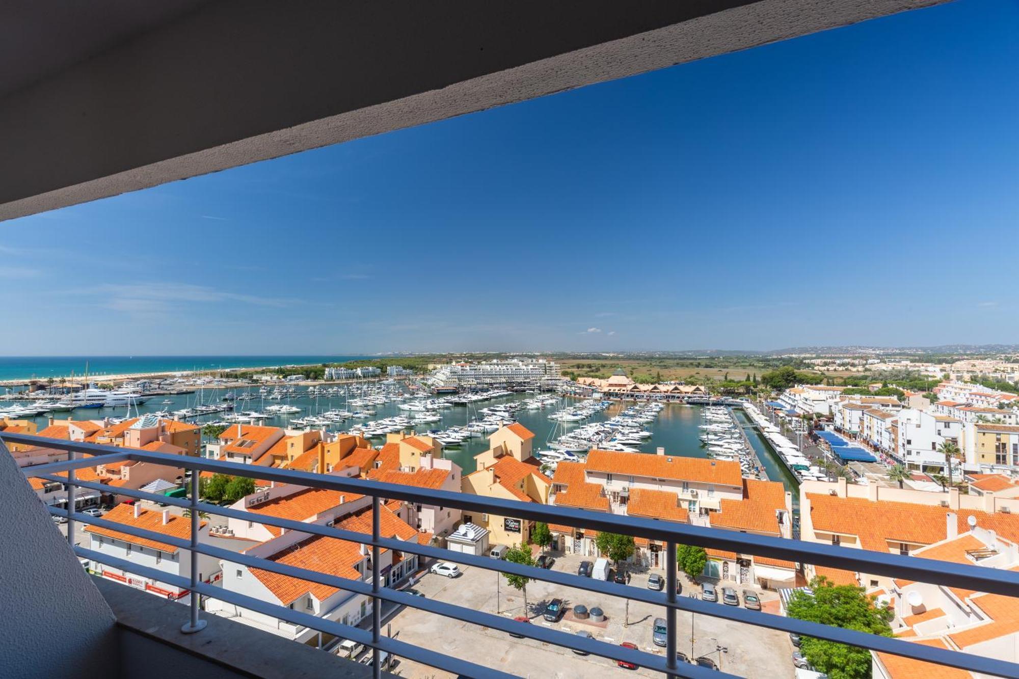 Two-Bedroom Apartment Marina View
