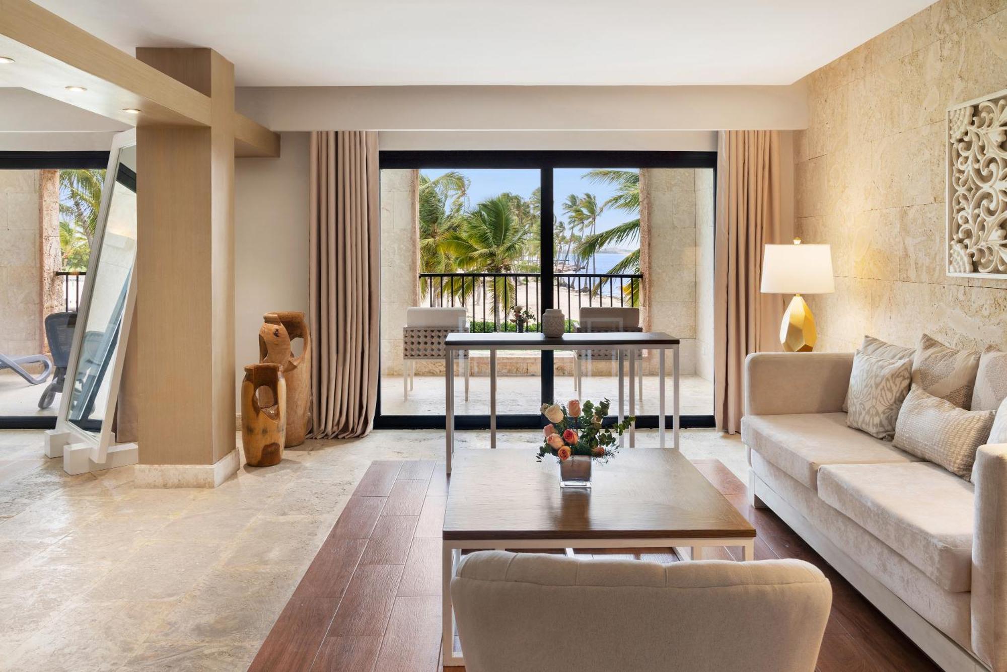 Castle Junior Suite 1 King Ocean view Balcony
