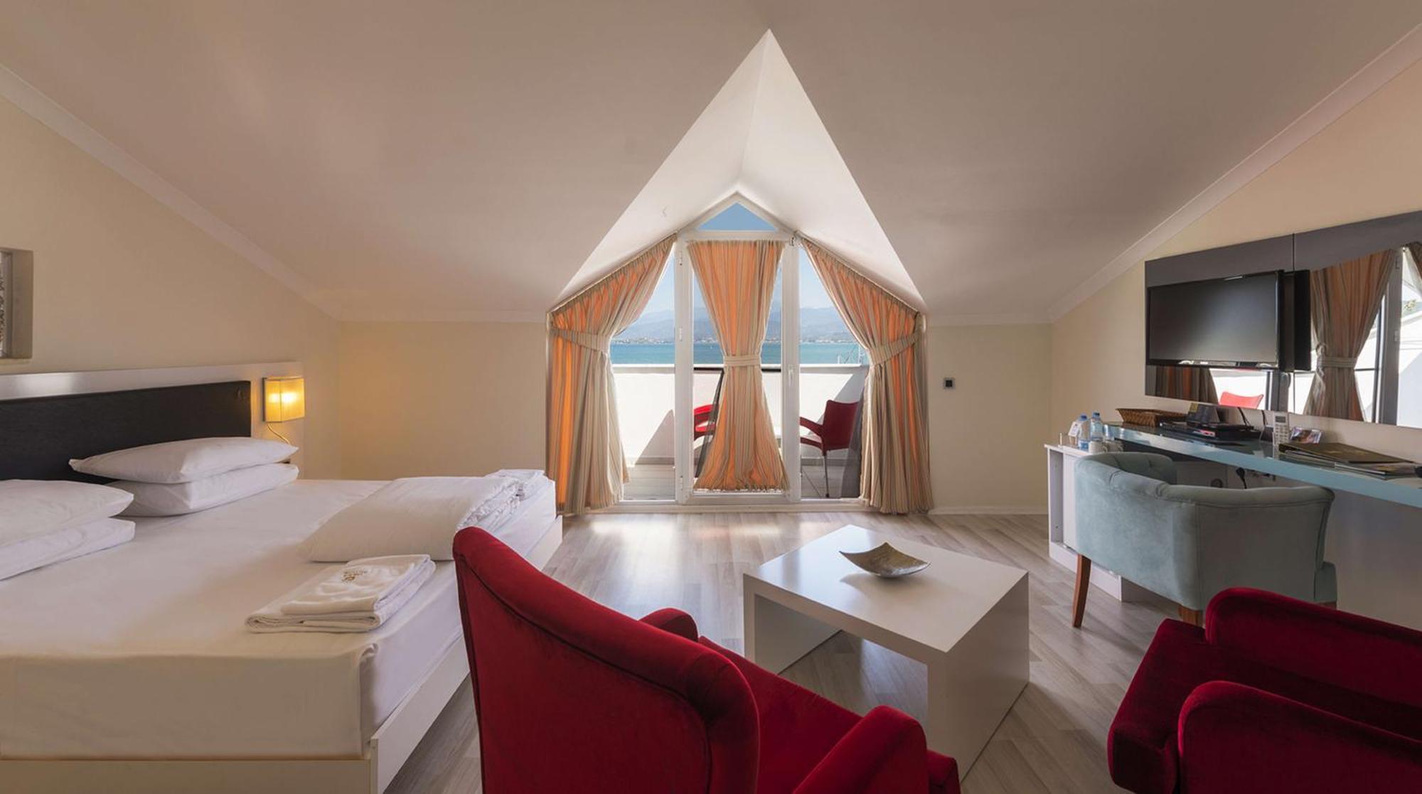 Großes Zimmer mit Terrasse