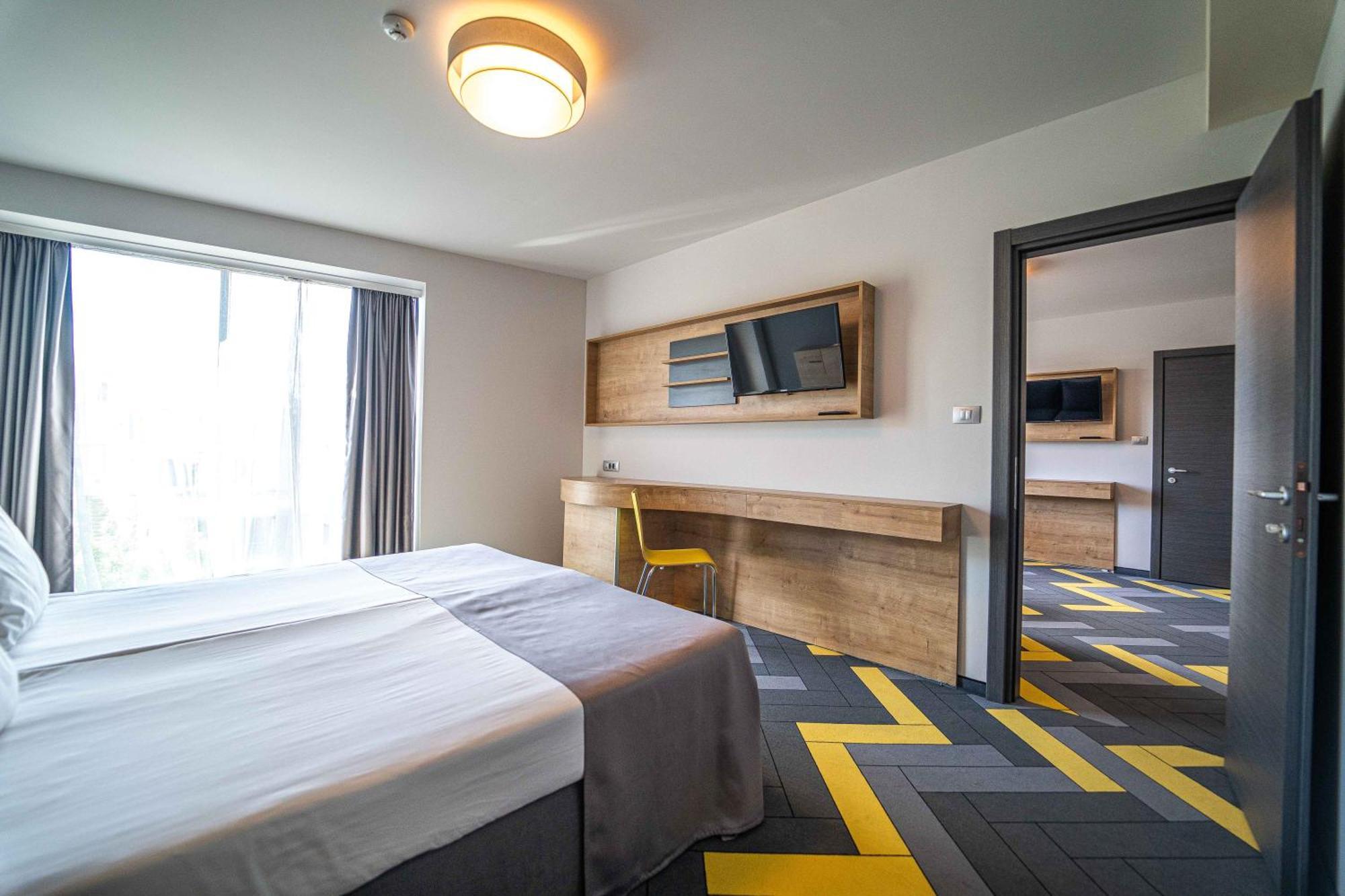 Family Room Minibar &