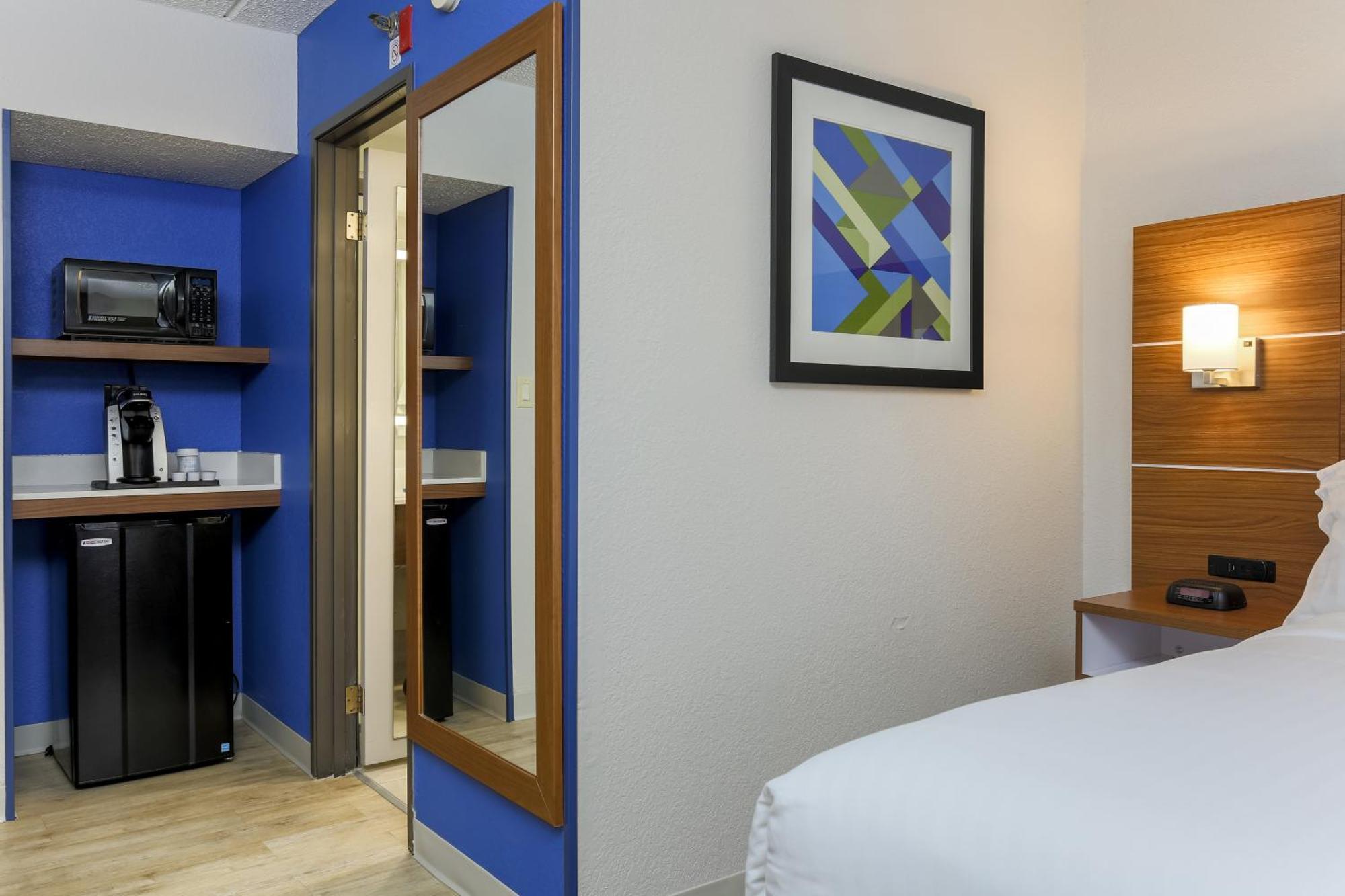 Standard Room,1275869770:JPEG