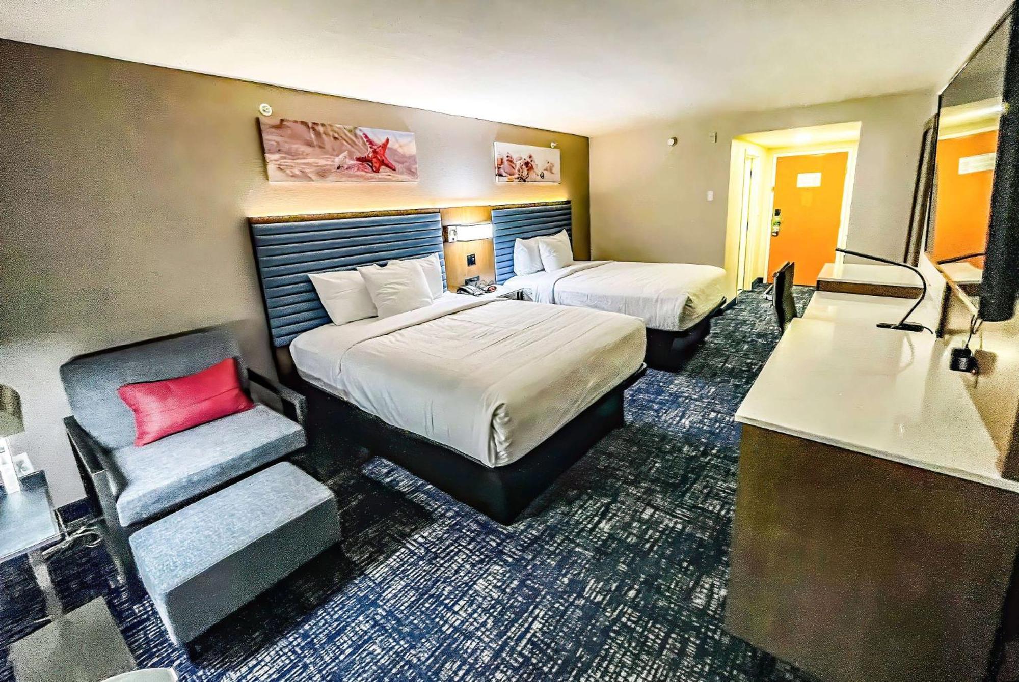 Queen Room Two Queen Beds Non-Smoking