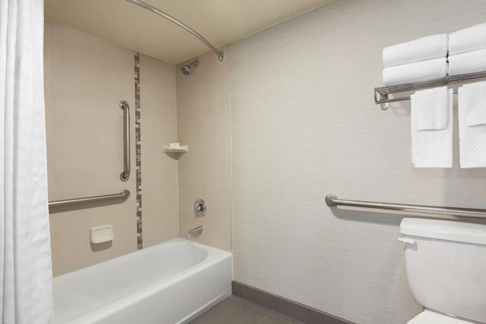 Suite Doble de 1 dormitorio con bañera adaptada para personas de movilidad reducida
