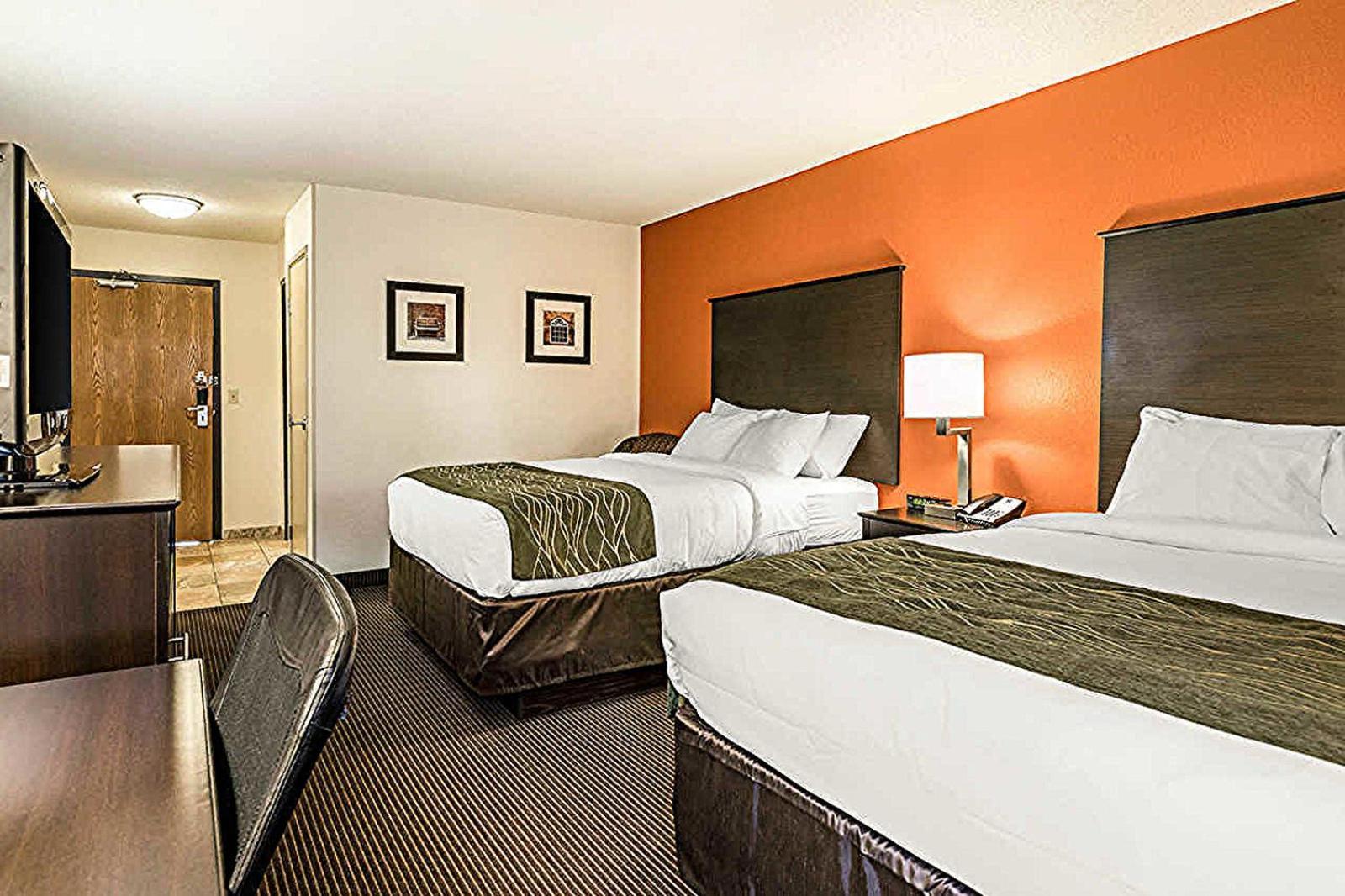 Queen Room with Two Queen Beds - Non-Smoking