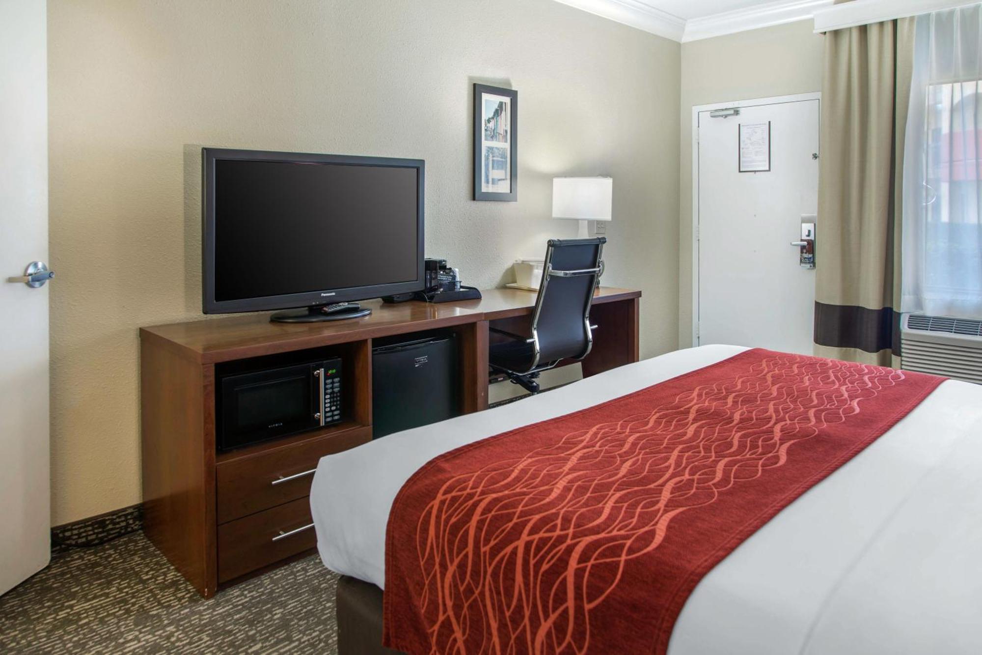 King Room - Accessible/Non-Smoking