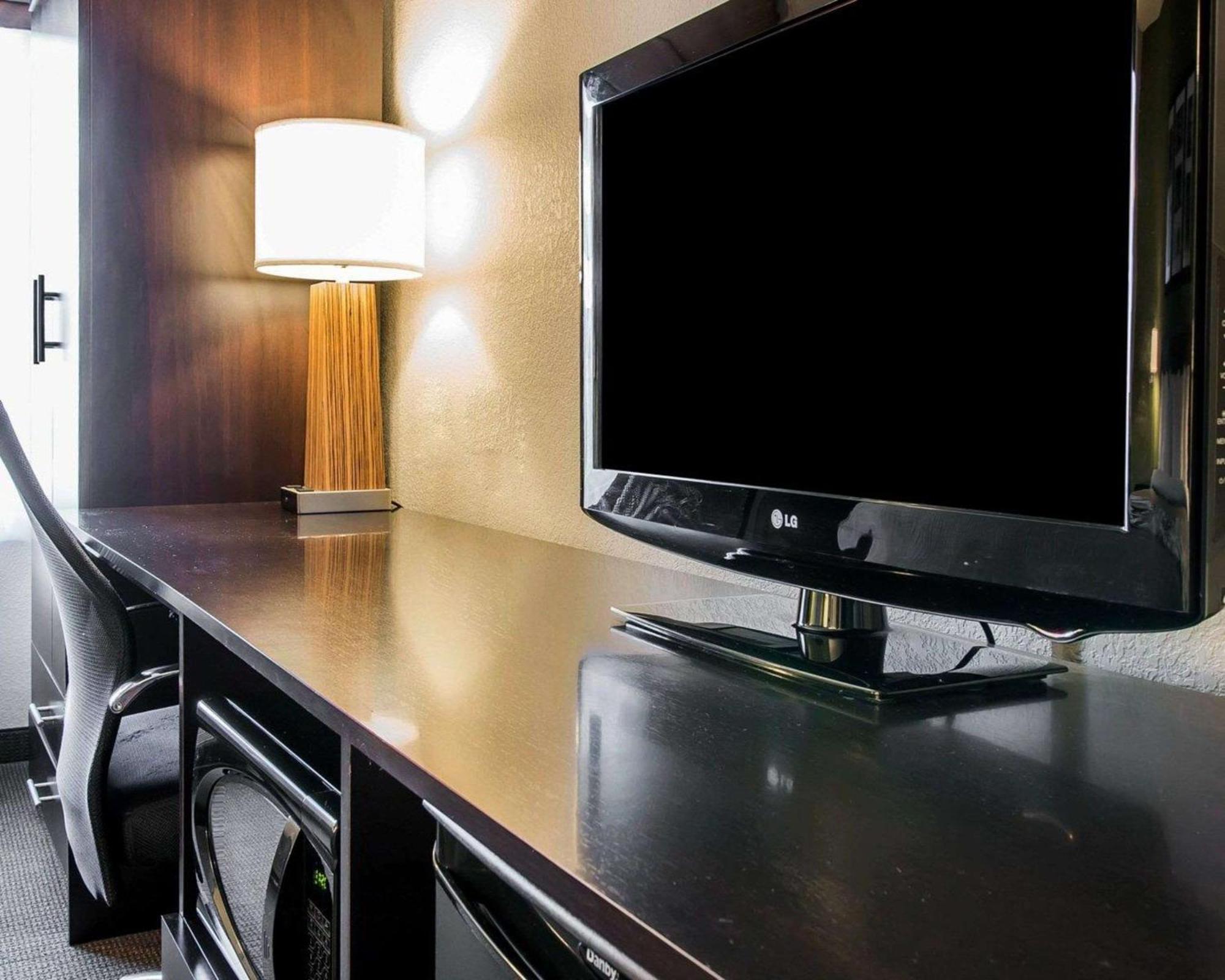 Queen Room - Disability Access/Non-Smoking