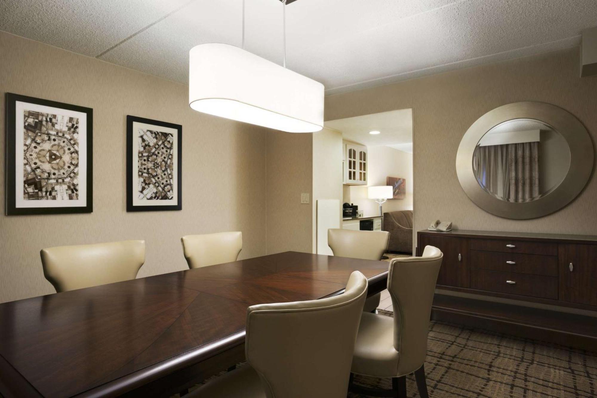 Executive King Suite Non-Smoking,1552151041:JPEG