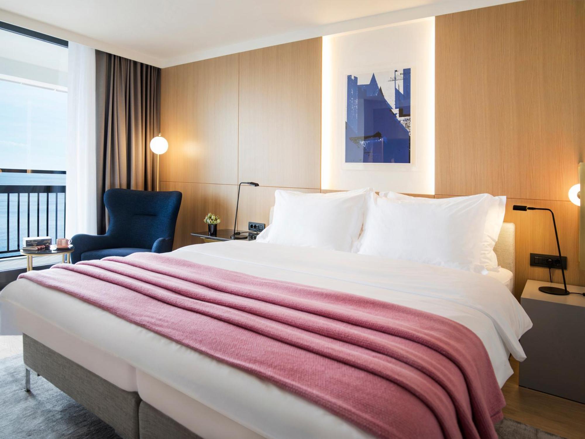 New Year Offer in Deluxe Sea View Balcony room - New Years Eve dinner included