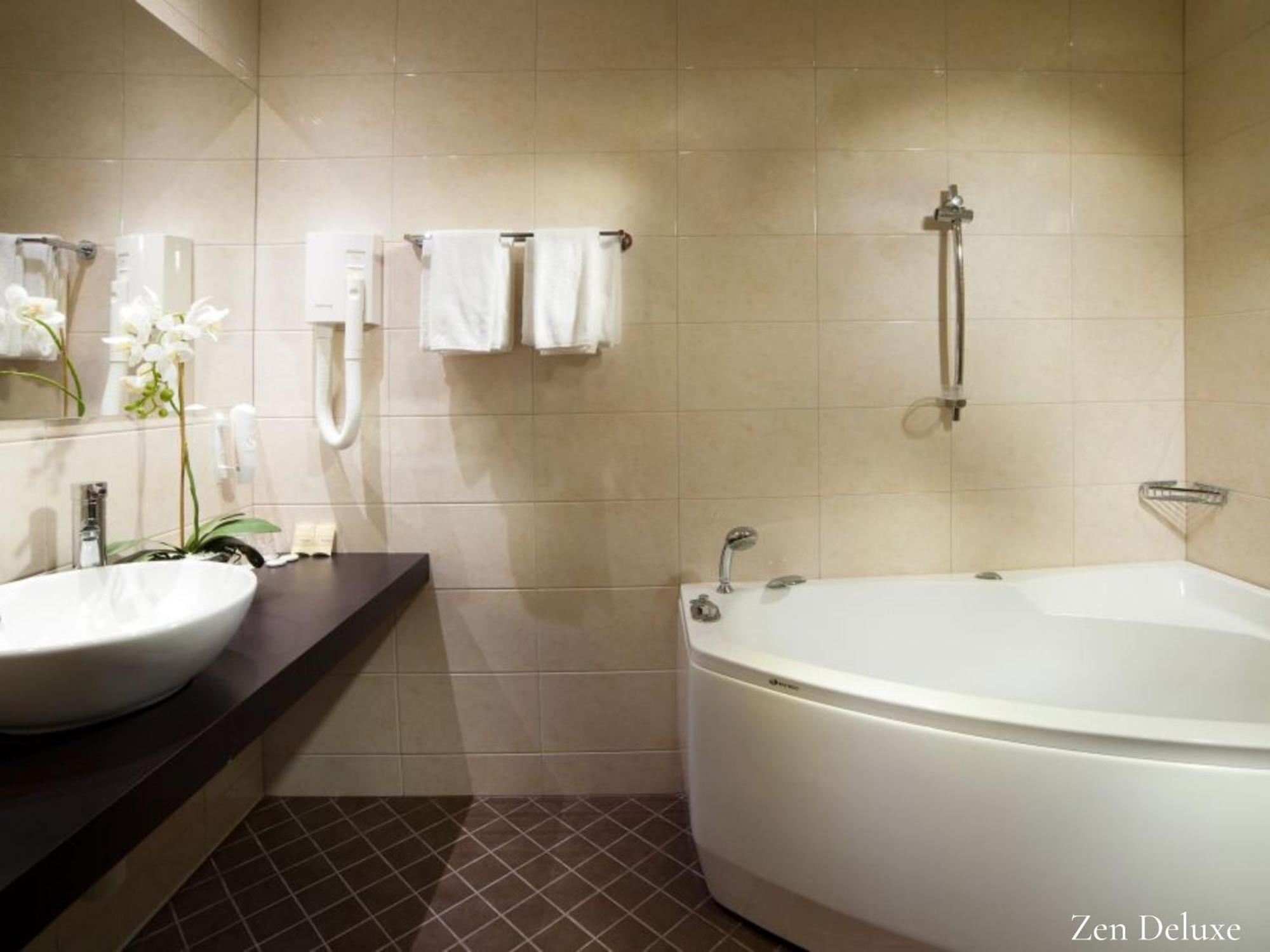 Zen Deluxe Junior Suite SPA Bath