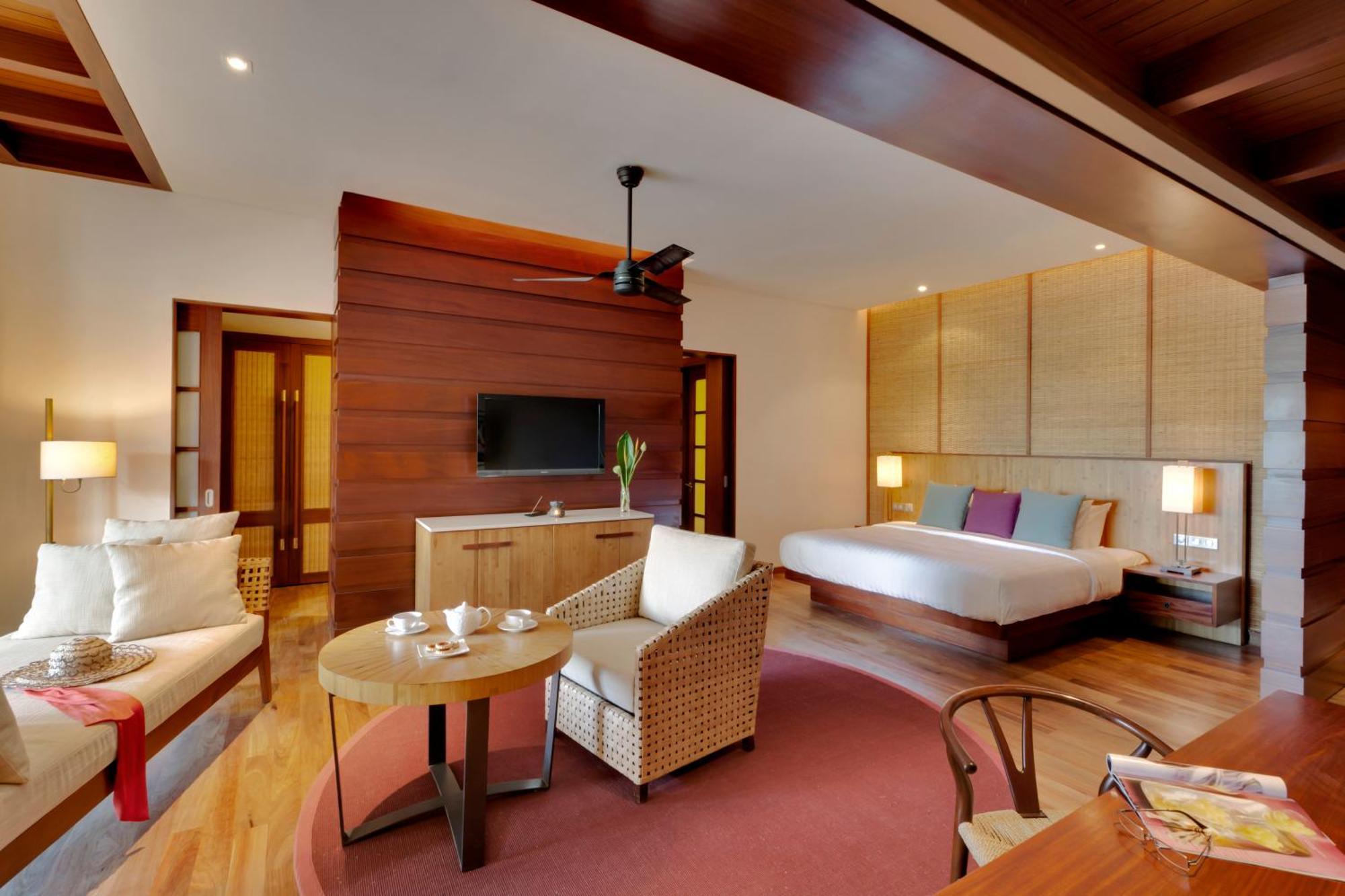 Luxury Pool Suite Heated Pool & Garden,1277411875:JPEG